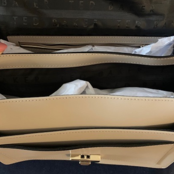 NWOT TED BAKER Kimmba gold clasp medium leather satchel bag beige tan ecru brown - Picture 4 of 4